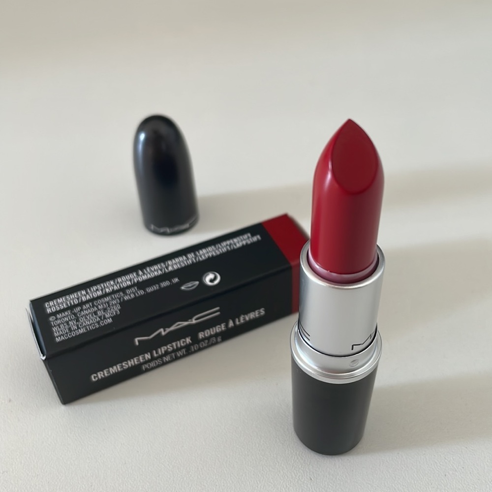 MAC cremesheen lipstick 201 BRAVE RED